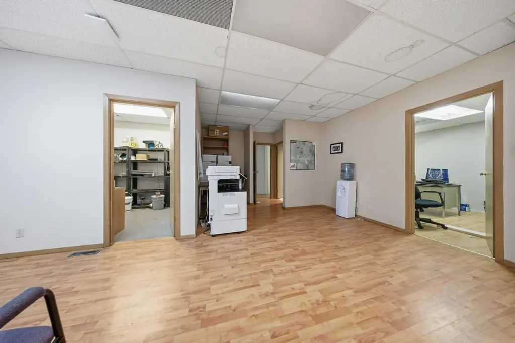 122 2 Avenue Strathmore AB T1P 1K1