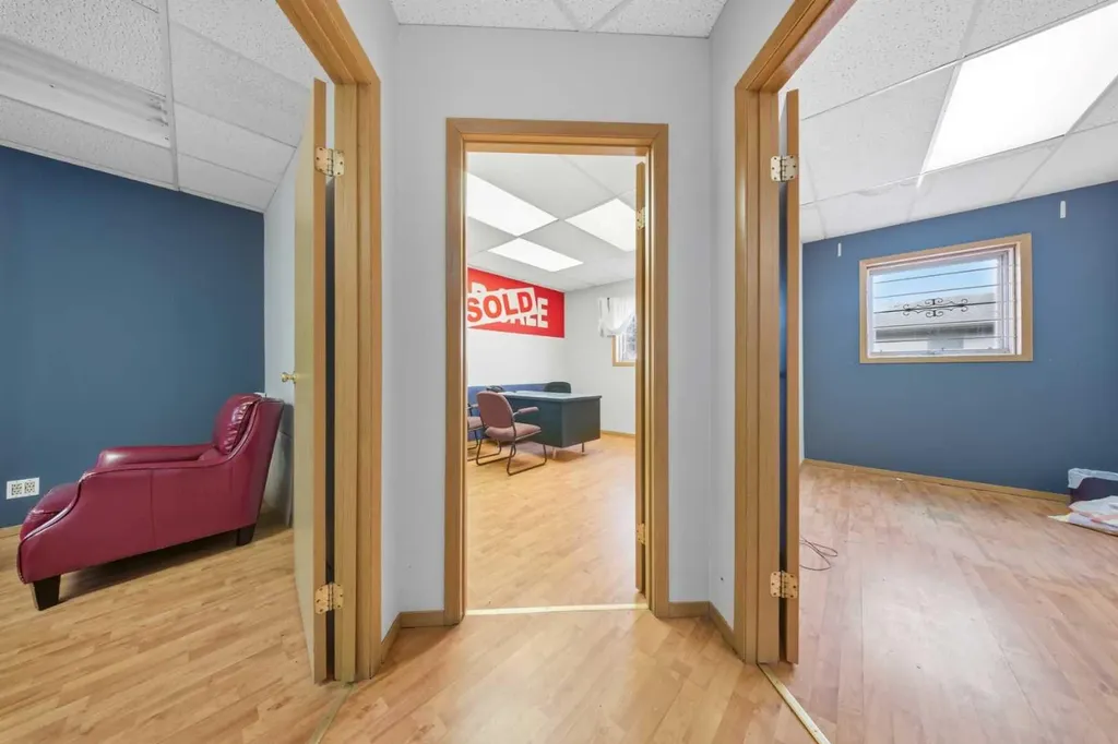 122 2 Avenue Strathmore AB T1P 1K1