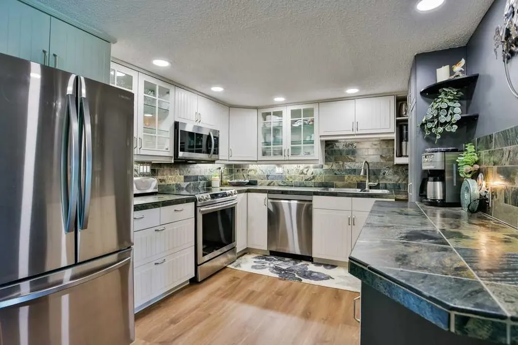 29 Brock Place W Lethbridge AB T1K 4C1