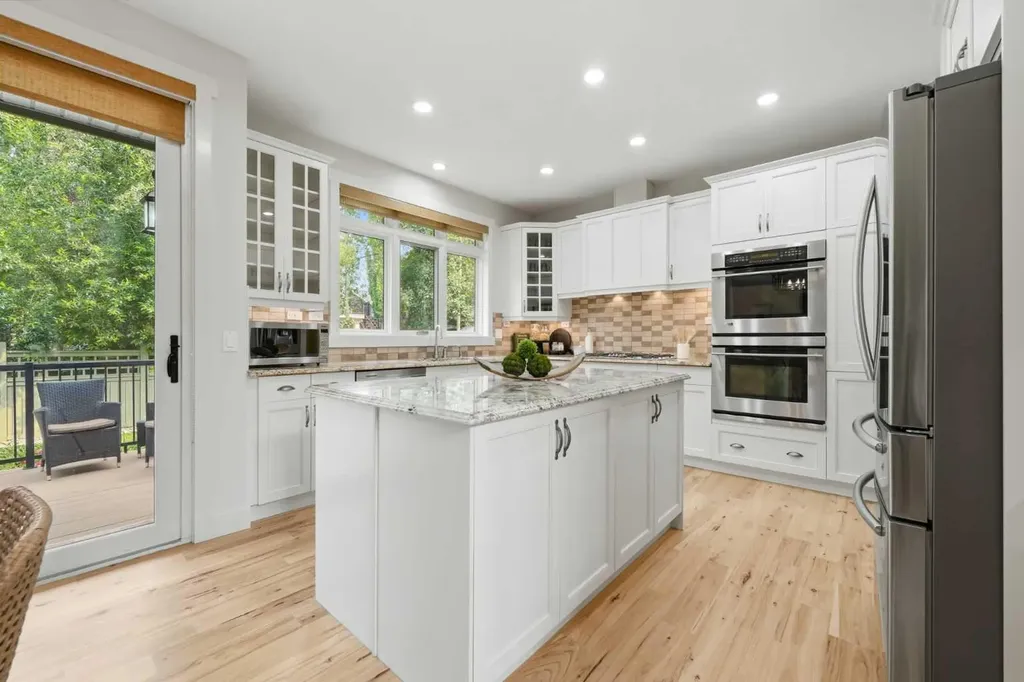 8216 9 Avenue SW Calgary AB T3H 0C2