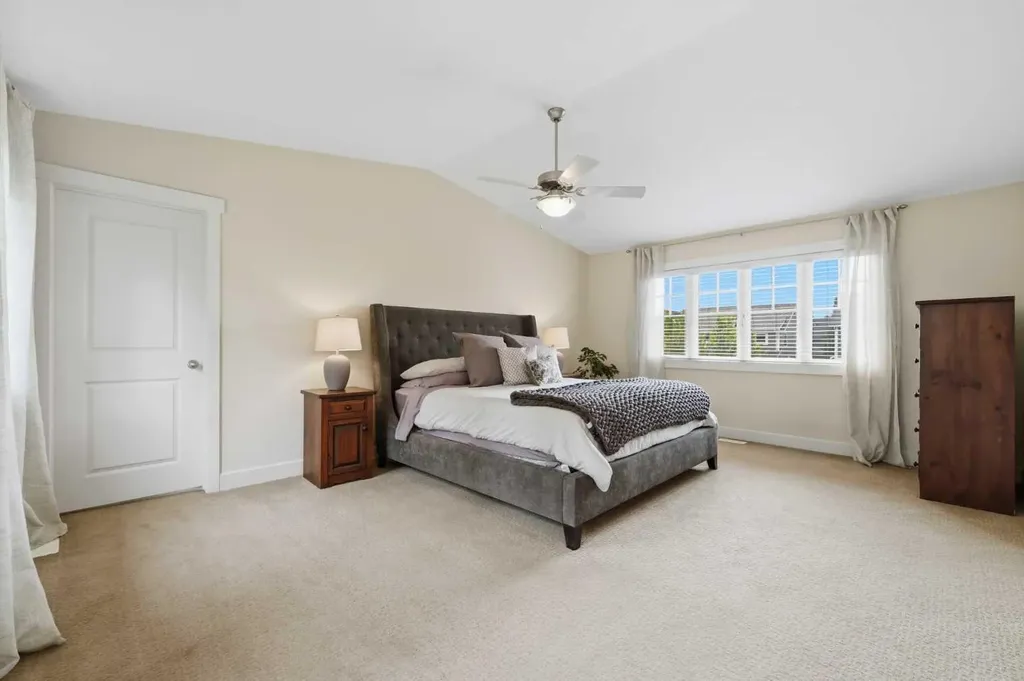 8216 9 Avenue SW Calgary AB T3H 0C2
