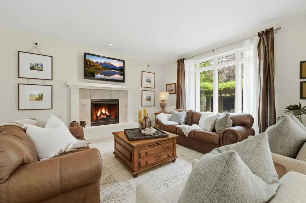 8216 9 Avenue SW Calgary AB T3H 0C2
