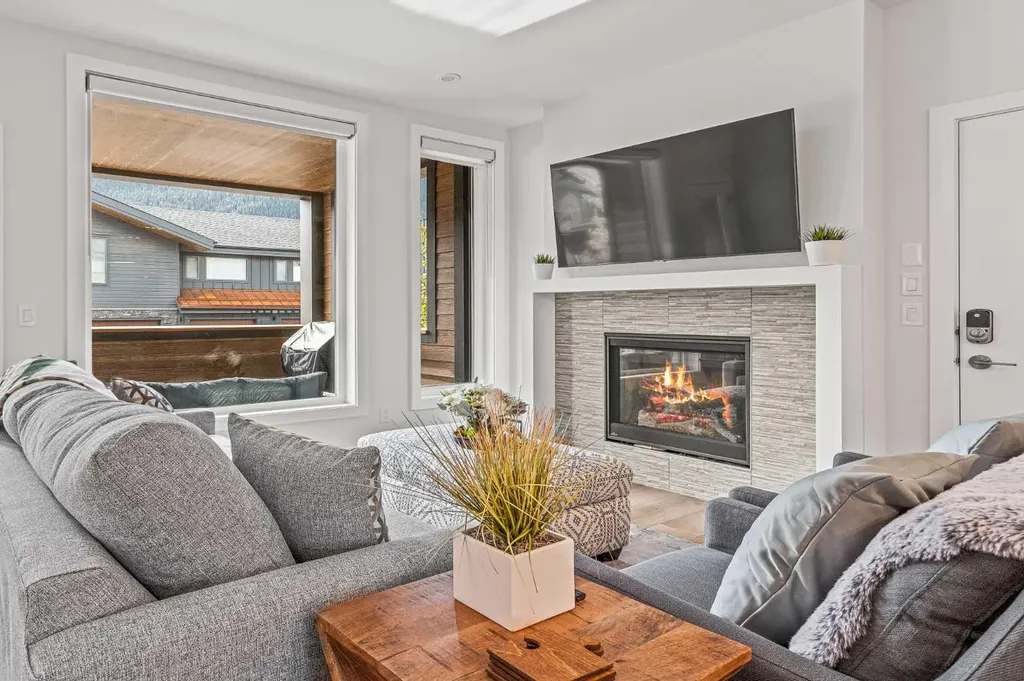 209 Stewart Creek Rise Canmore AB T1W0N9
