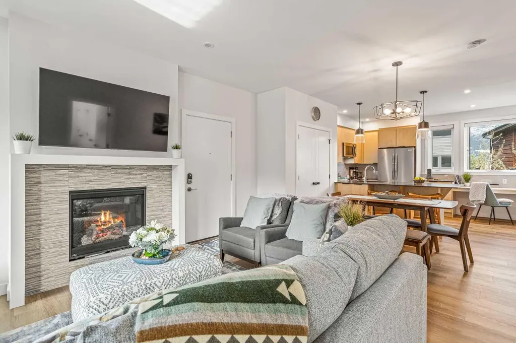 209 Stewart Creek Rise Canmore AB T1W0N9