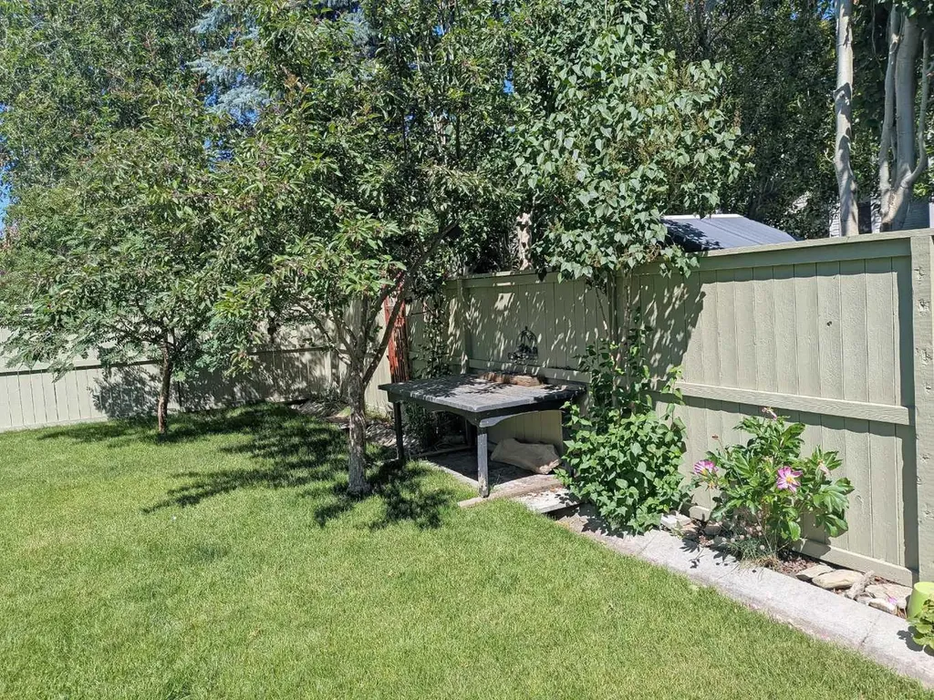 34 Coopers Close SW Airdrie AB T4B 2X1