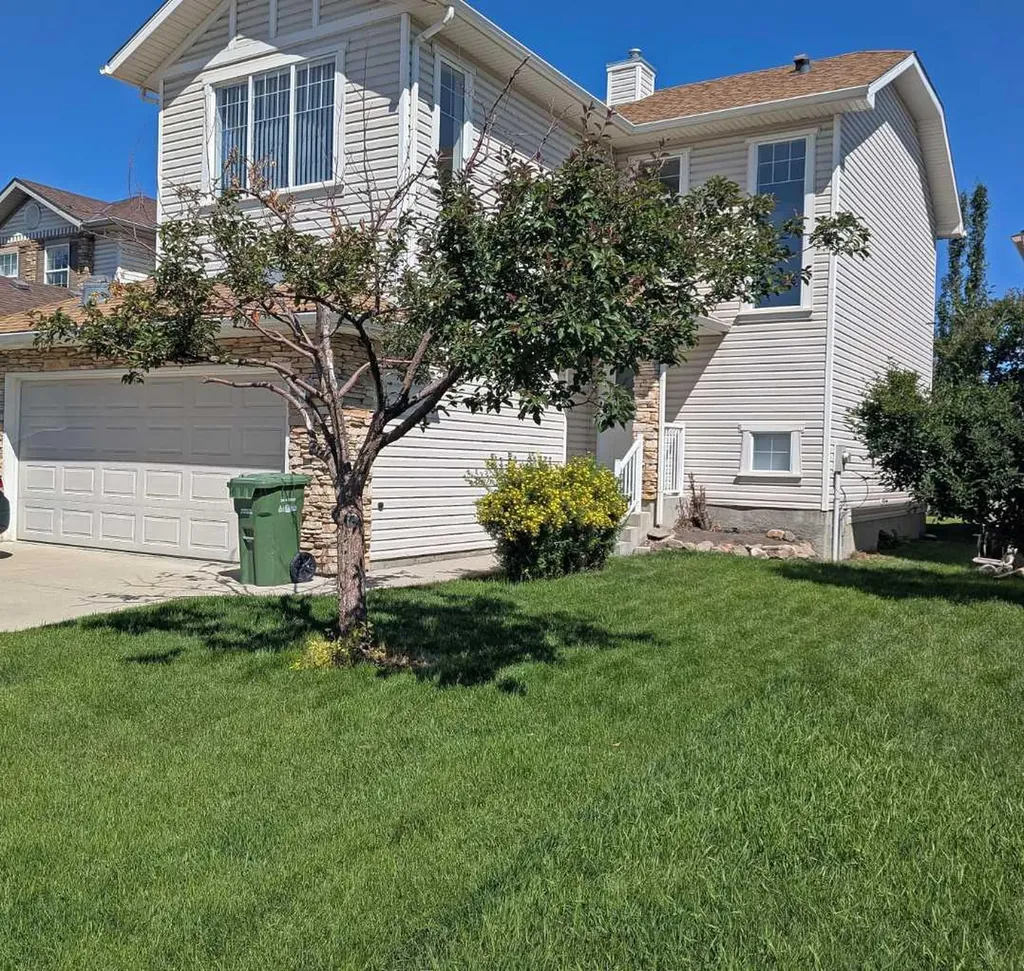34 Coopers Close SW Airdrie AB T4B 2X1