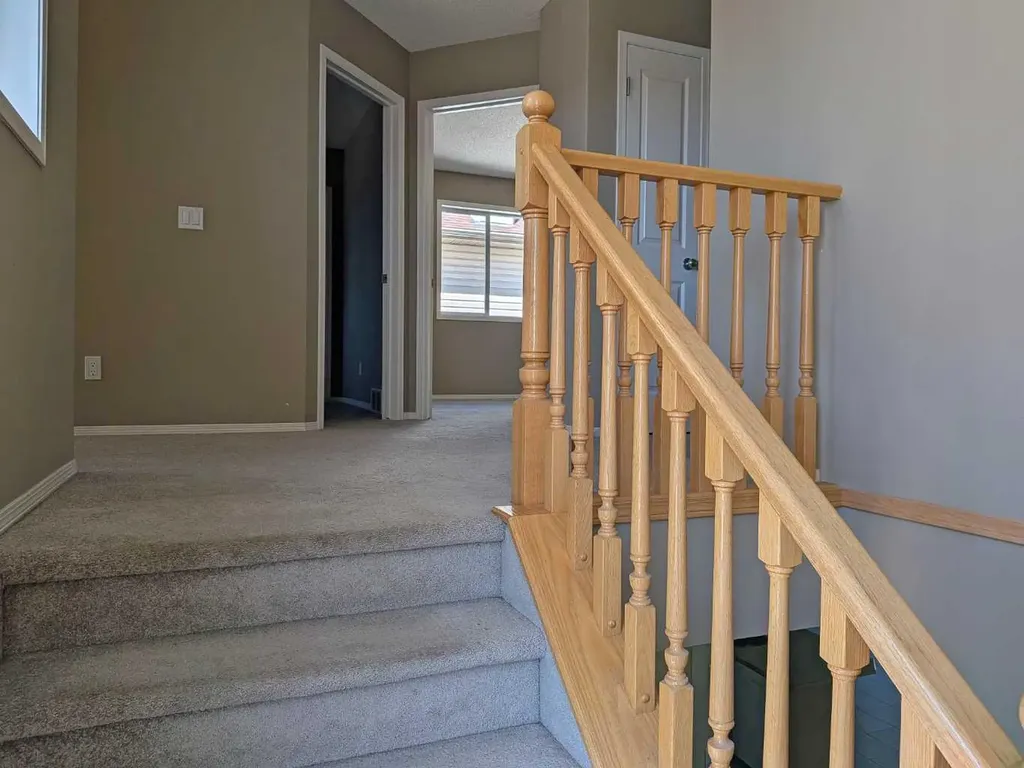 34 Coopers Close SW Airdrie AB T4B 2X1