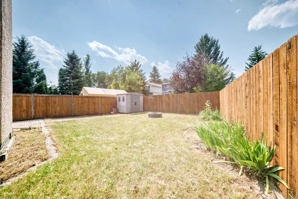 216 Millbank Road SW Calgary AB T2Y 2Z2