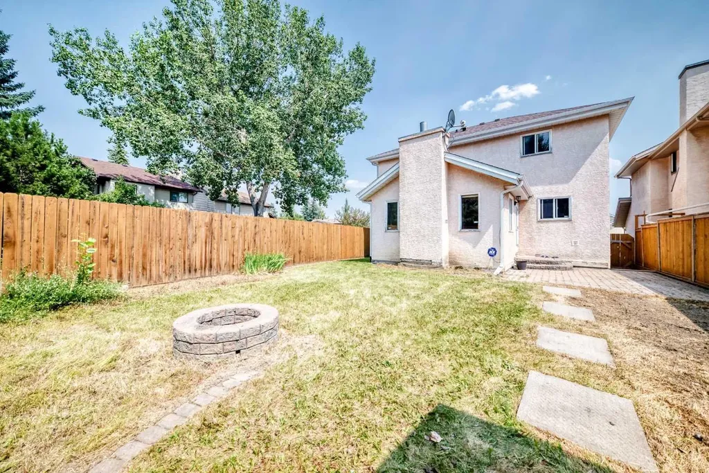 216 Millbank Road SW Calgary AB T2Y 2Z2
