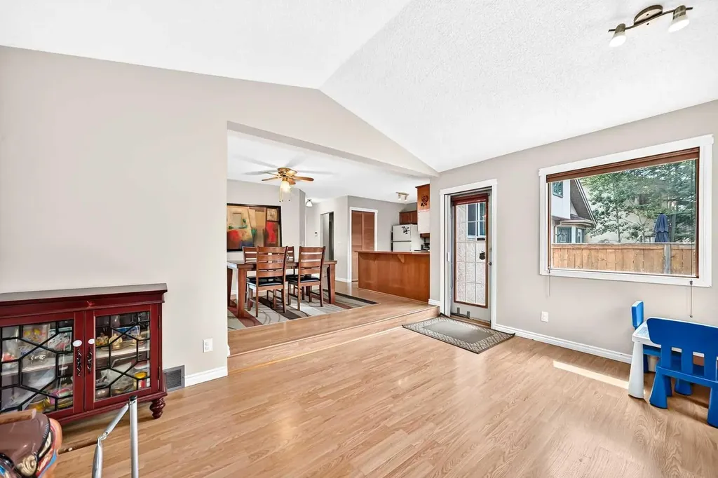 216 Millbank Road SW Calgary AB T2Y 2Z2