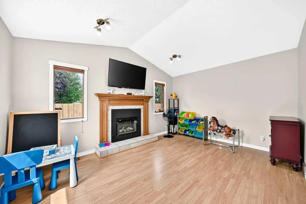216 Millbank Road SW Calgary AB T2Y 2Z2