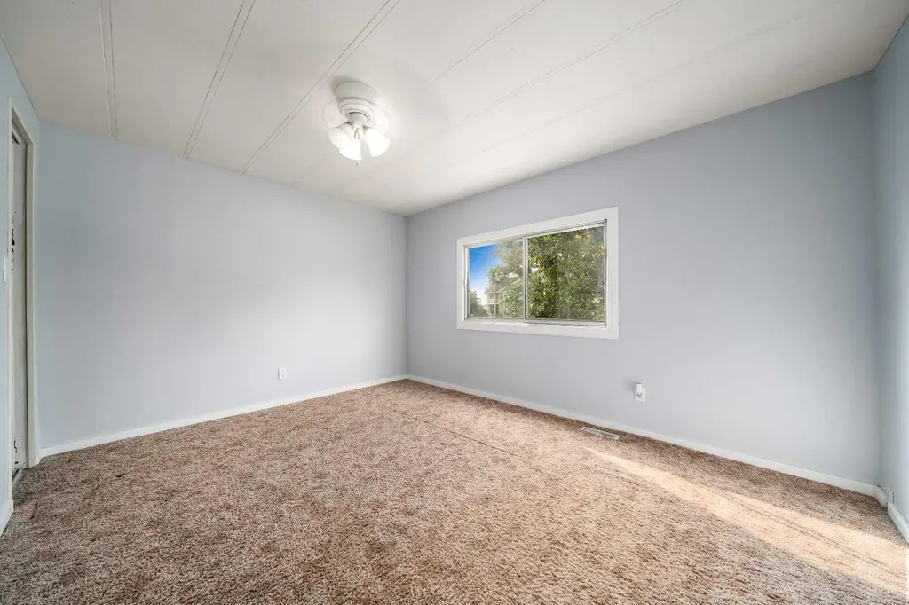 17 De Havilland Boulevard SW Medicine Hat AB T1A 7Y6