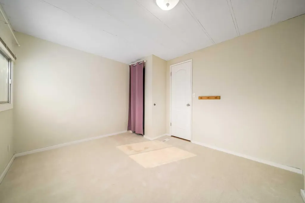 17 De Havilland Boulevard SW Medicine Hat AB T1A 7Y6