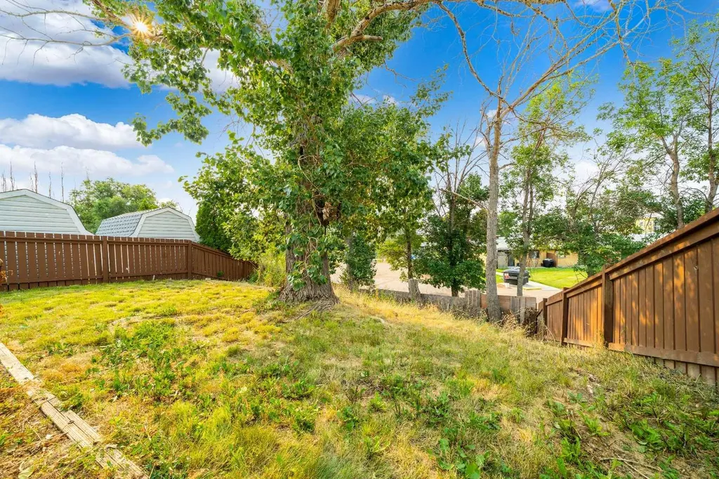 17 De Havilland Boulevard SW Medicine Hat AB T1A 7Y6
