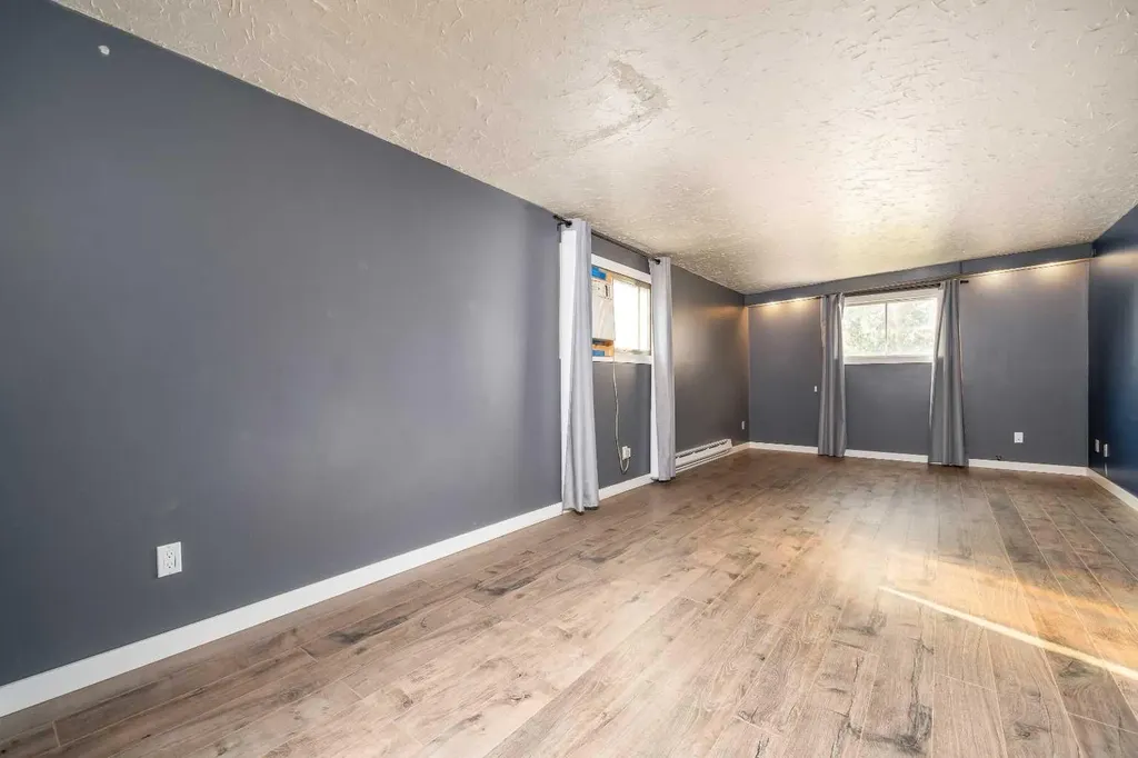 17 De Havilland Boulevard SW Medicine Hat AB T1A 7Y6