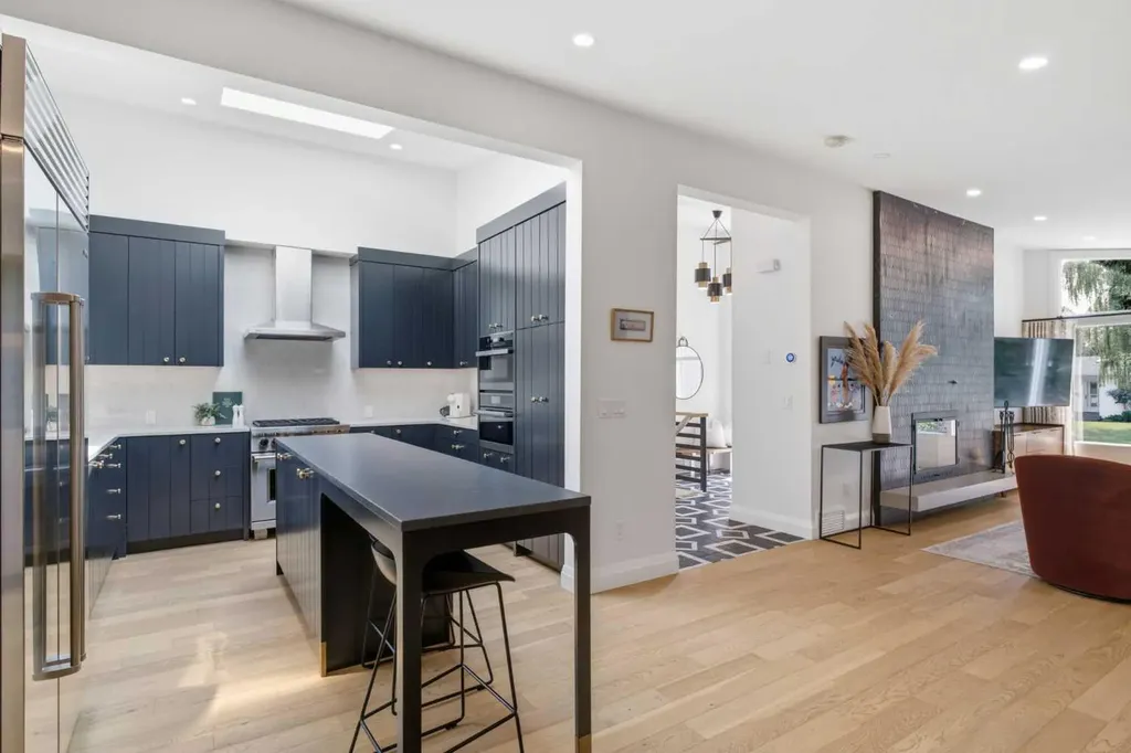 97 Chinook Drive SW Calgary AB T2V 2P8