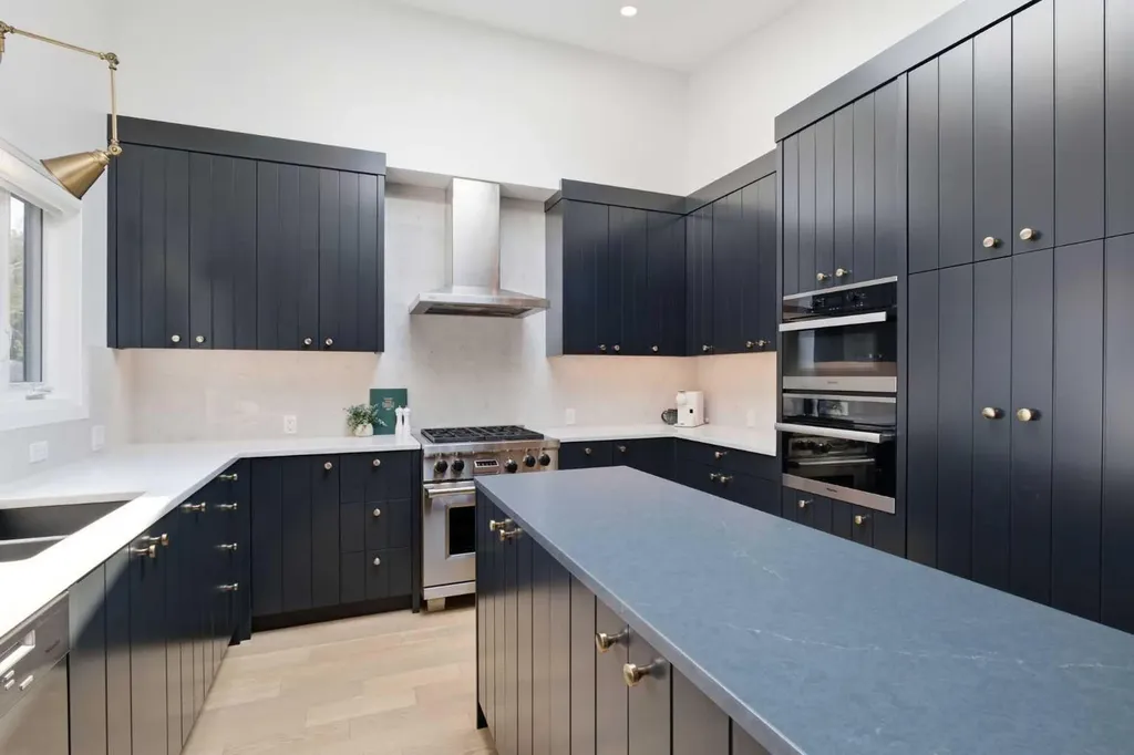 97 Chinook Drive SW Calgary AB T2V 2P8