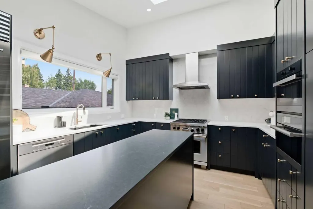 97 Chinook Drive SW Calgary AB T2V 2P8