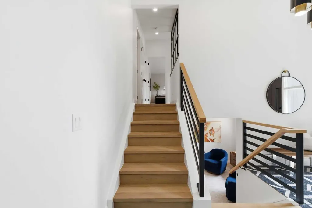 97 Chinook Drive SW Calgary AB T2V 2P8