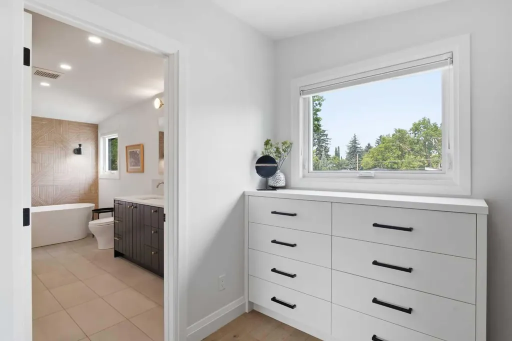 97 Chinook Drive SW Calgary AB T2V 2P8