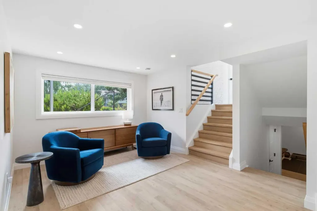 97 Chinook Drive SW Calgary AB T2V 2P8