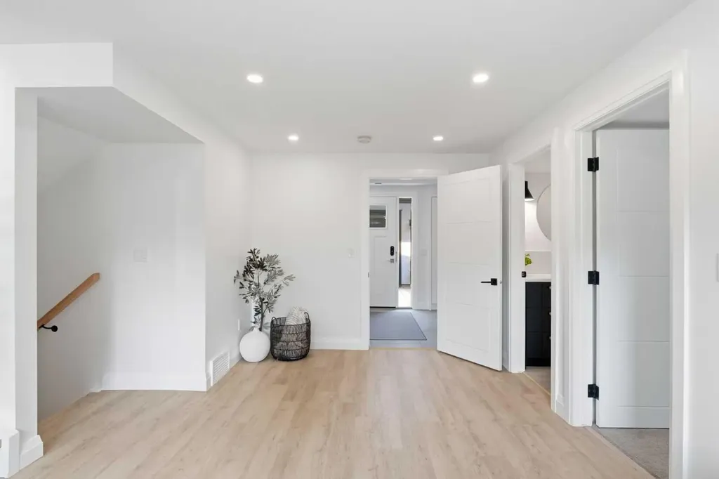 97 Chinook Drive SW Calgary AB T2V 2P8