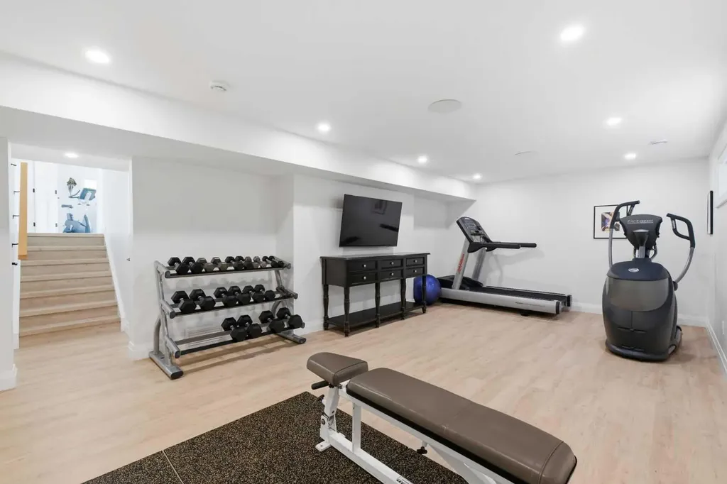 97 Chinook Drive SW Calgary AB T2V 2P8
