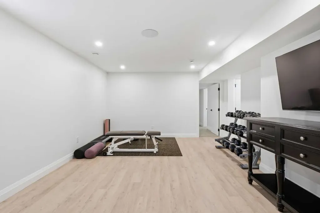 97 Chinook Drive SW Calgary AB T2V 2P8
