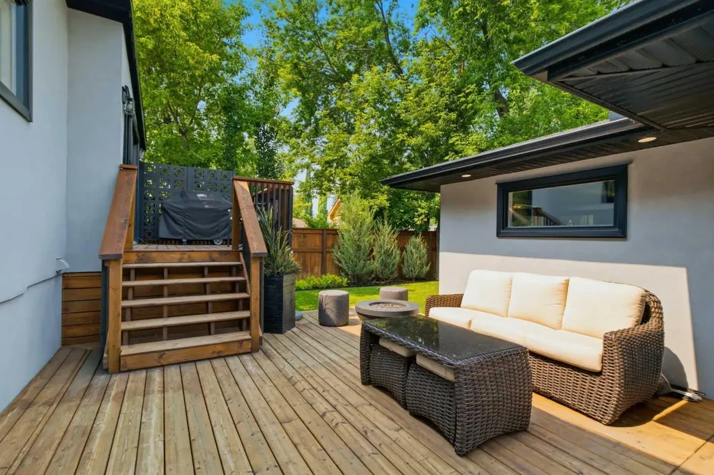 97 Chinook Drive SW Calgary AB T2V 2P8