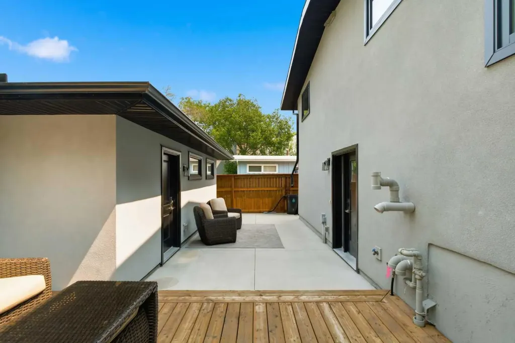 97 Chinook Drive SW Calgary AB T2V 2P8