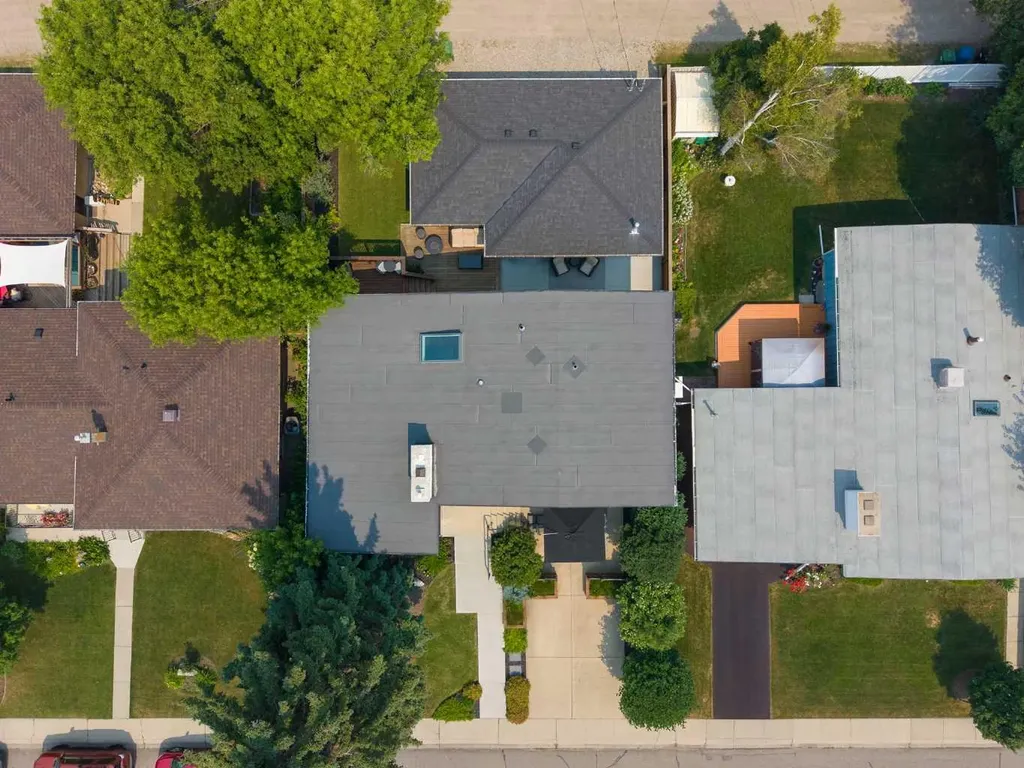 97 Chinook Drive SW Calgary AB T2V 2P8