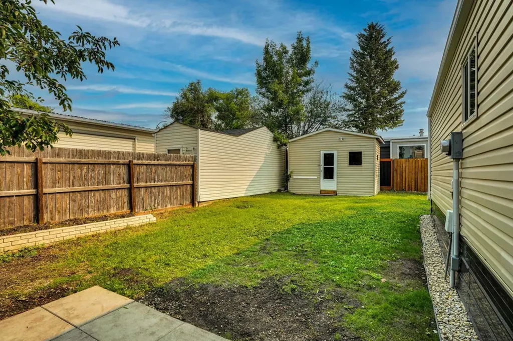 64 Huntwell Way NE Calgary AB T2k5t2