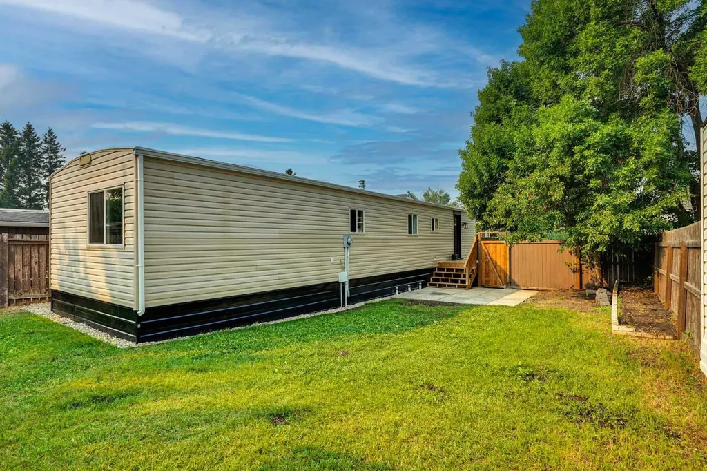 64 Huntwell Way NE Calgary AB T2k5t2