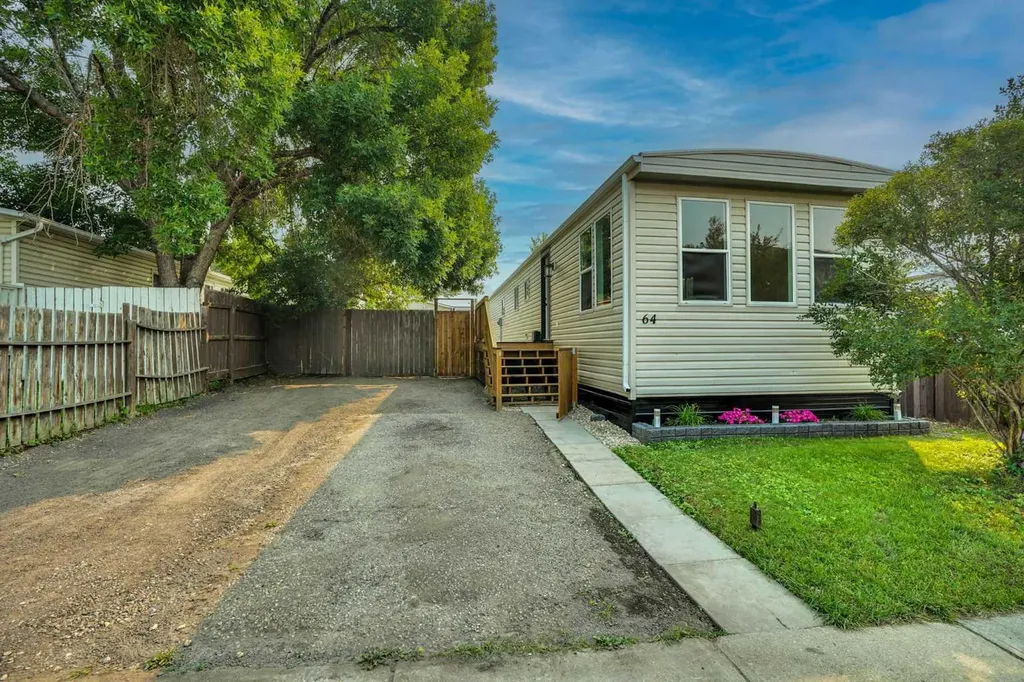 64 Huntwell Way NE Calgary AB T2k5t2