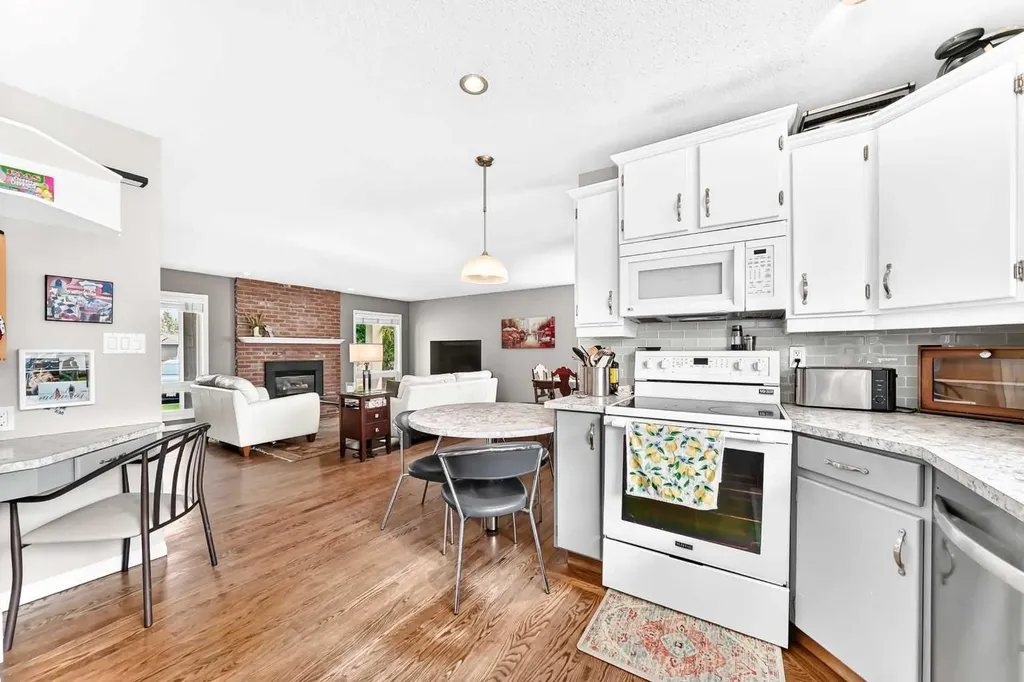 256 Midvalley Place SE Calgary AB T2X 1L3