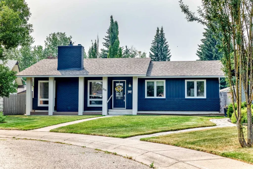 256 Midvalley Place SE Calgary AB T2X 1L3