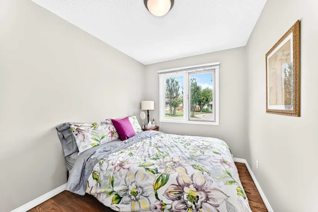 256 Midvalley Place SE Calgary AB T2X 1L3