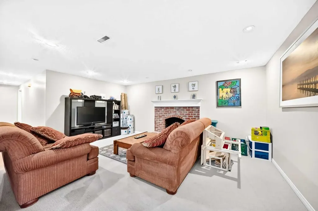 256 Midvalley Place SE Calgary AB T2X 1L3