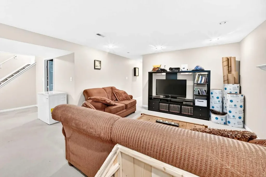 256 Midvalley Place SE Calgary AB T2X 1L3