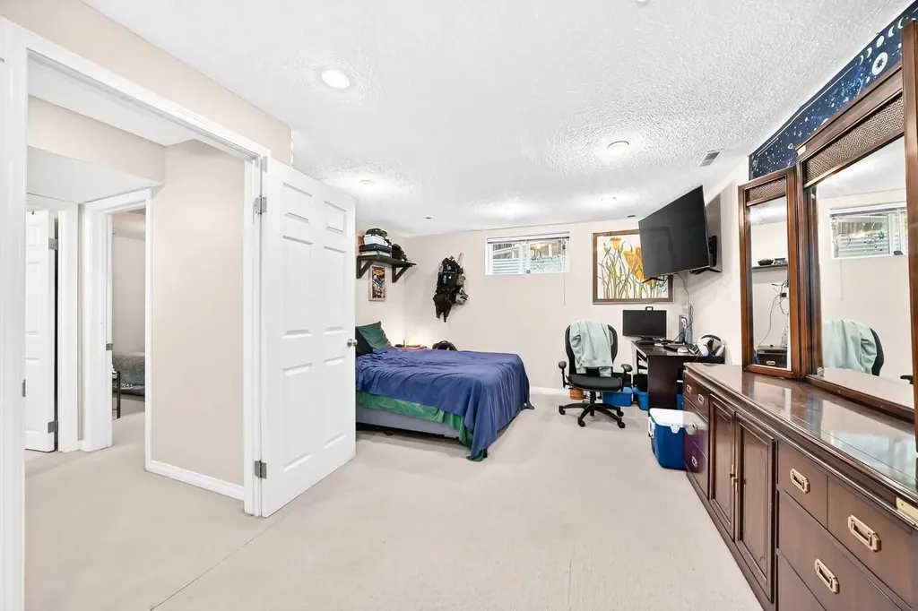 256 Midvalley Place SE Calgary AB T2X 1L3