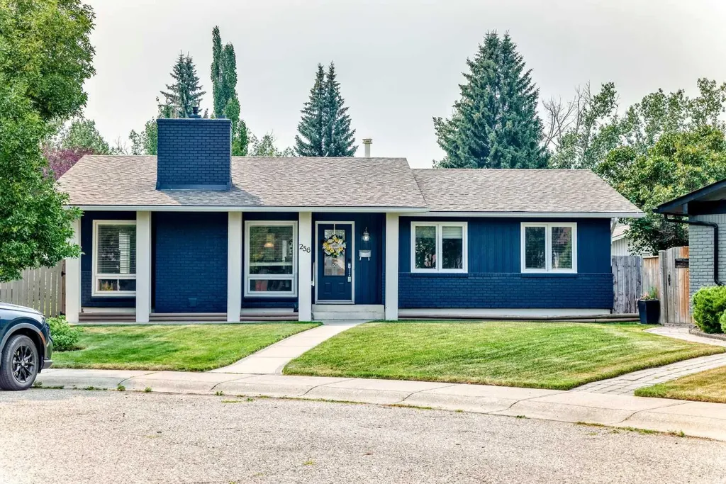 256 Midvalley Place SE Calgary AB T2X 1L3