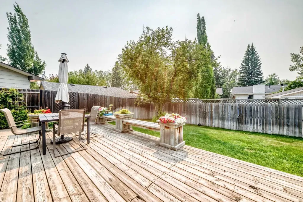 256 Midvalley Place SE Calgary AB T2X 1L3