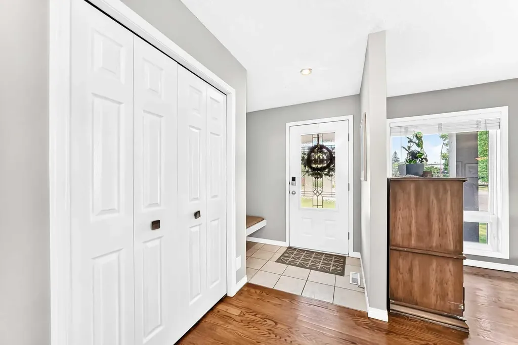 256 Midvalley Place SE Calgary AB T2X 1L3