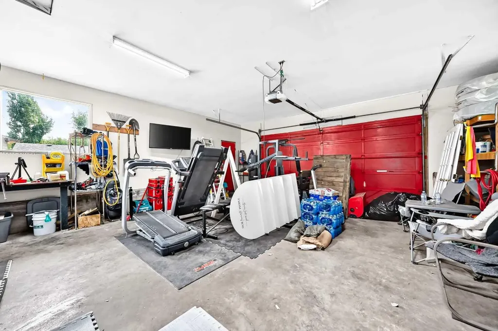 256 Midvalley Place SE Calgary AB T2X 1L3