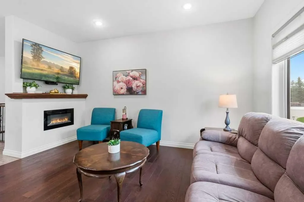 4112 45 Avenue Sylvan Lake AB T4S 0B9