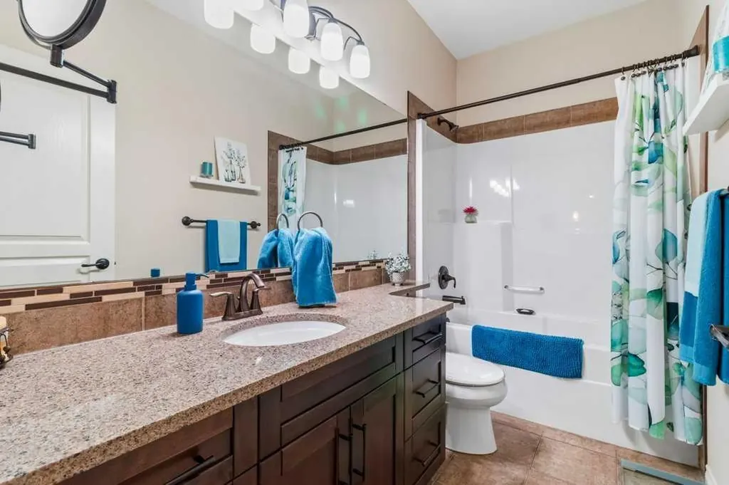 4112 45 Avenue Sylvan Lake AB T4S 0B9