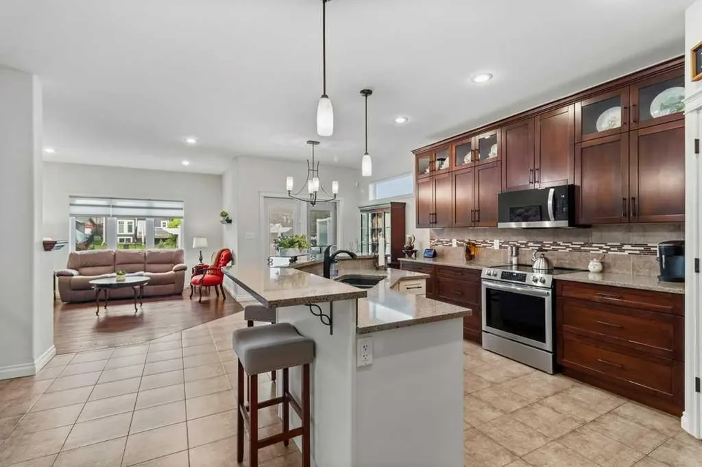 4112 45 Avenue Sylvan Lake AB T4S 0B9
