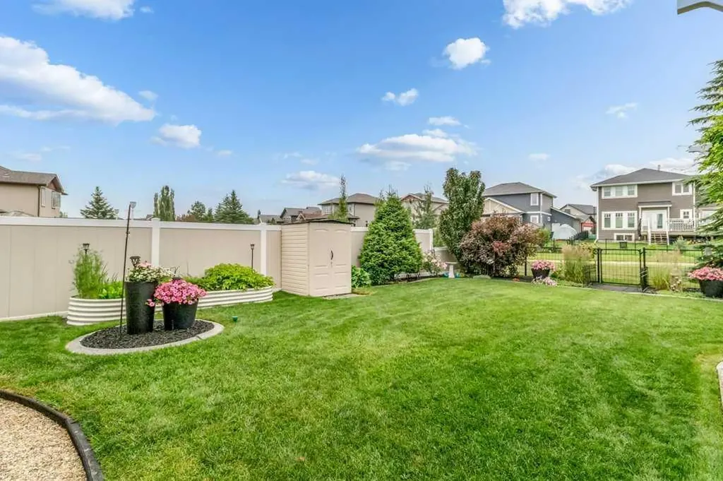 4112 45 Avenue Sylvan Lake AB T4S 0B9