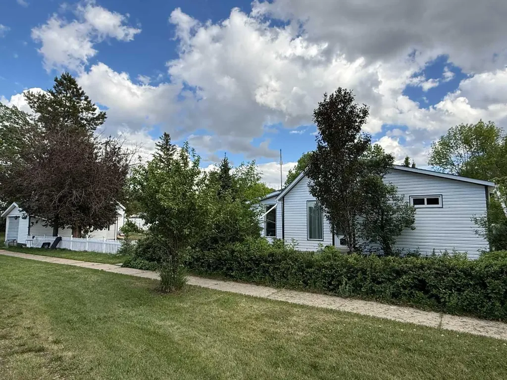 204 Whitney Street Carmangay AB T0L 0N0