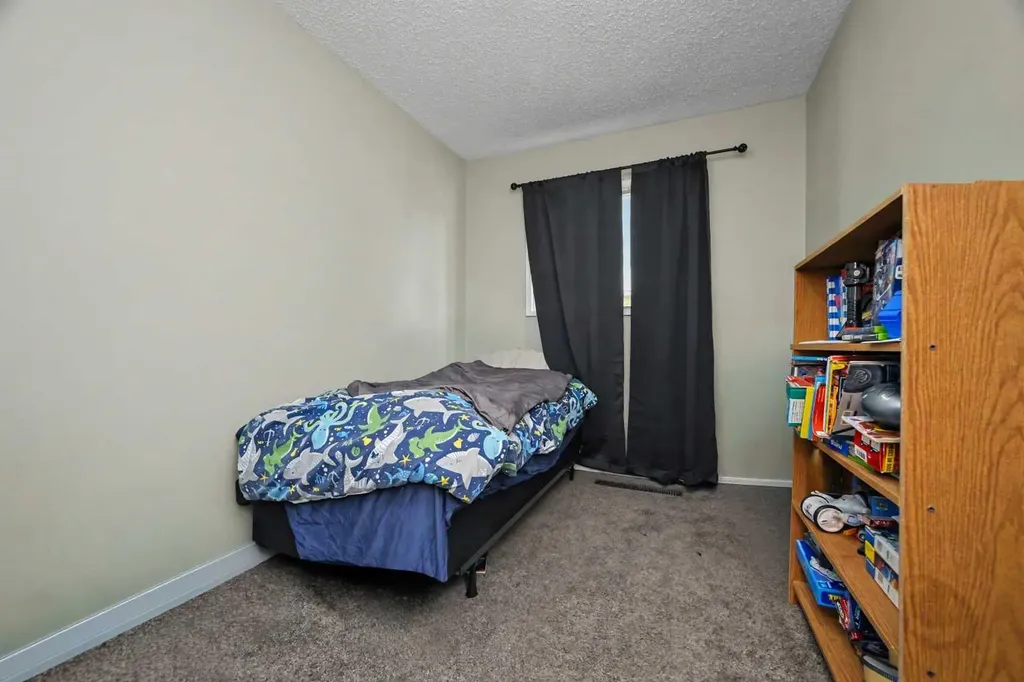 7208 99a Street Grande Prairie AB T8V 4Y4